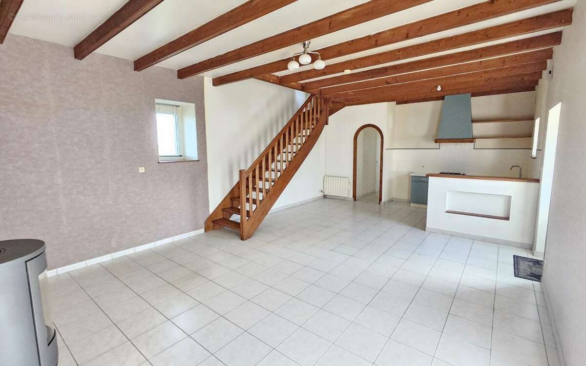 Maison de campagne habitable immédiatement avec ses combles - photo 4
