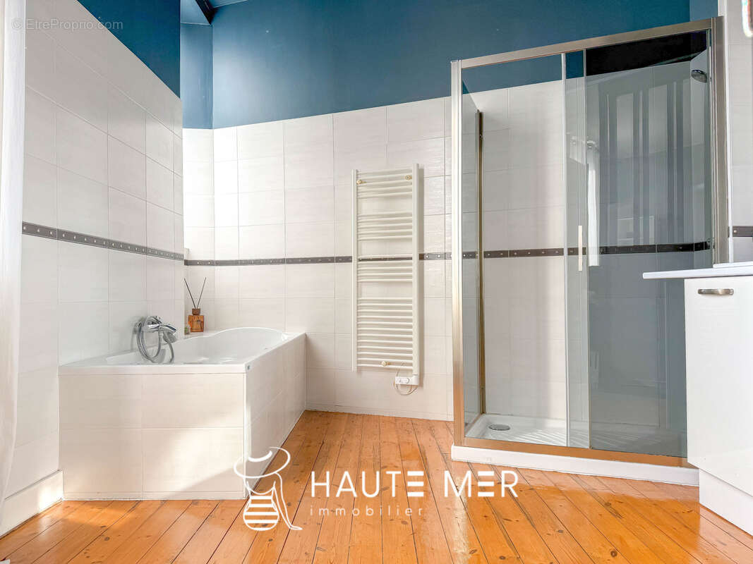 COMETE - Villa familiale T6 en centre-ville - photo 9