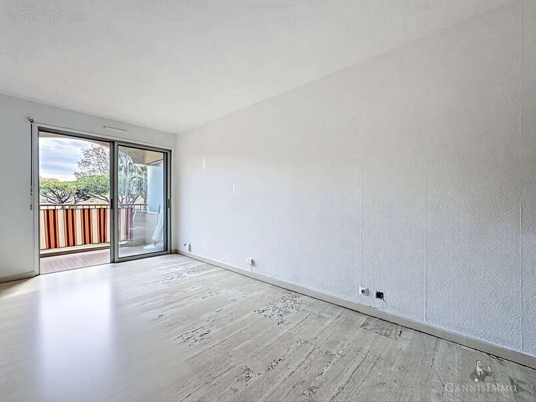 Appartement à MANDELIEU-LA-NAPOULE