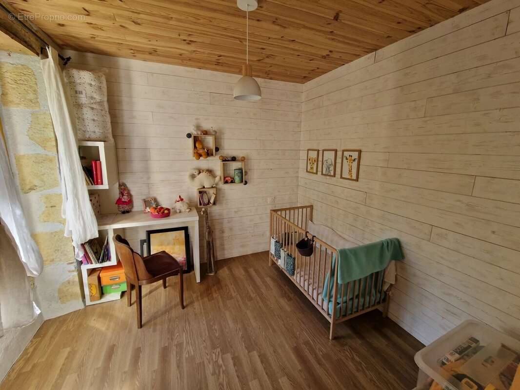 Maison à VIC-FEZENSAC