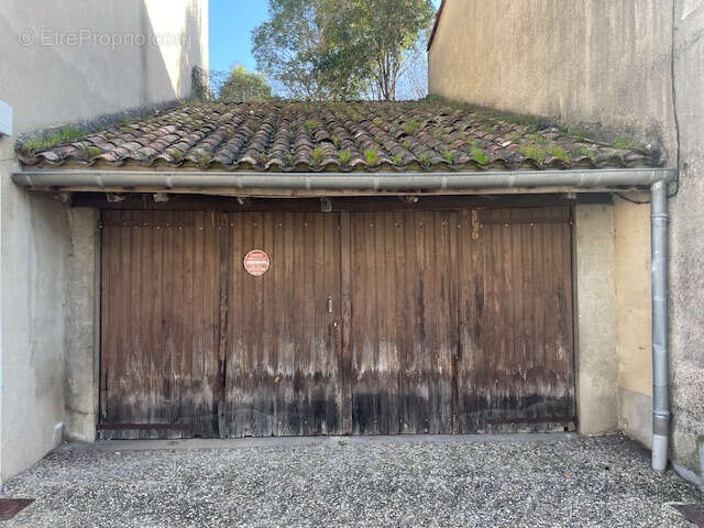 Parking à LA REOLE