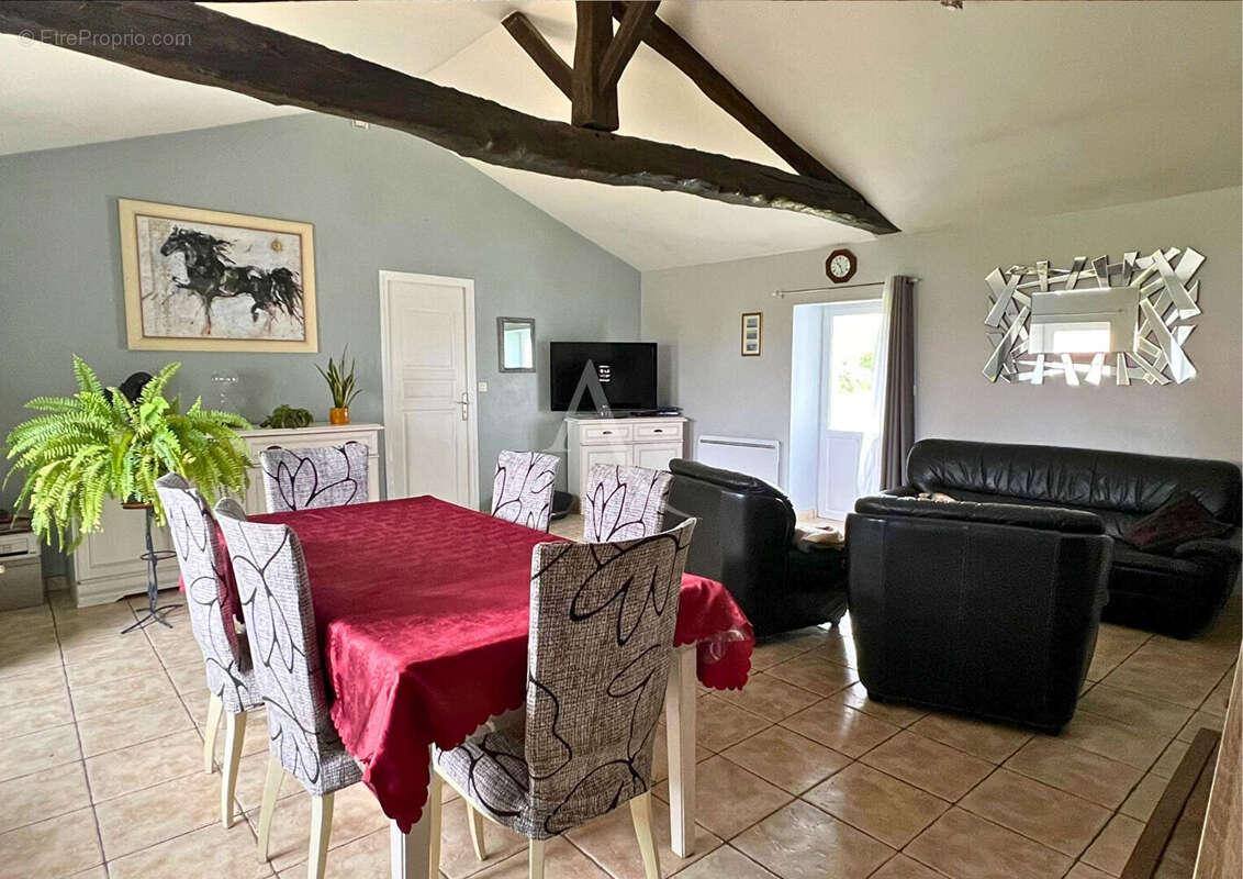 Maison à SAINT-URBAIN