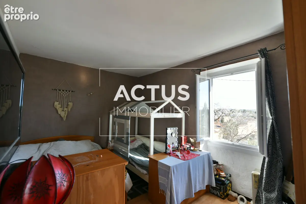 Maison 84 m² à Mouries  - photo 6