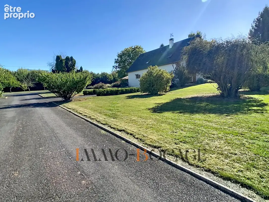 Vastes maison et dépendance sur 9000 m2 de terrain ! - photo 25