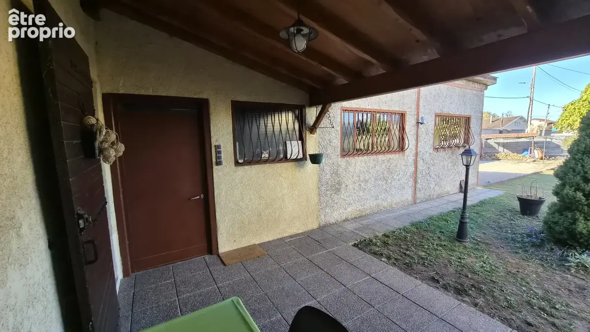 Maison d'habitation mitoyenne d'un coté, garage et jardin sur Tignieu-Jameyzieu - photo 4