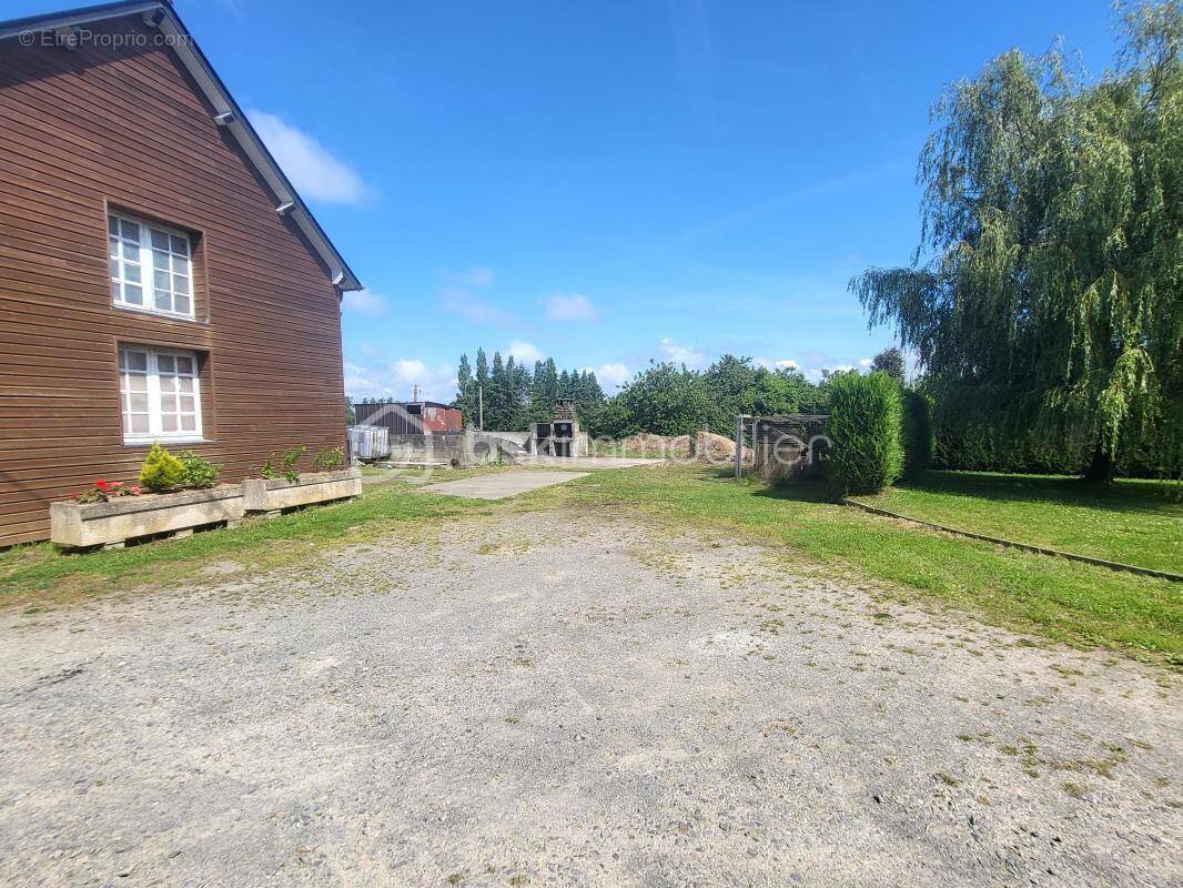 Maison à SAINT-BRICE-DE-LANDELLES