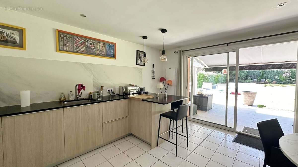 CAPBRETON  Quartier Les Vignes  Villa contemporaine avec piscine, grand jardin et dépendance - photo 12