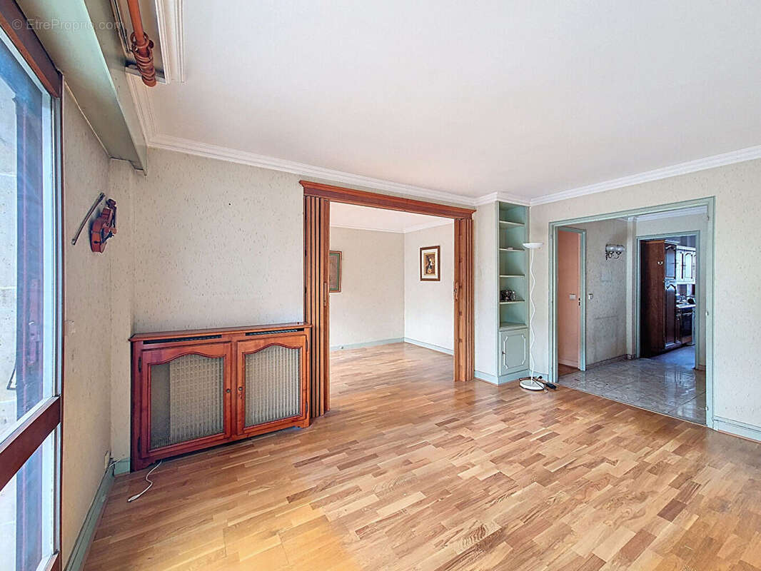 Appartement à L&#039;HAY-LES-ROSES