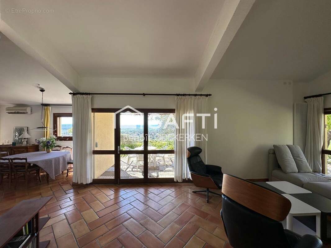 Maison 191 m² à Manosque  - photo 5
