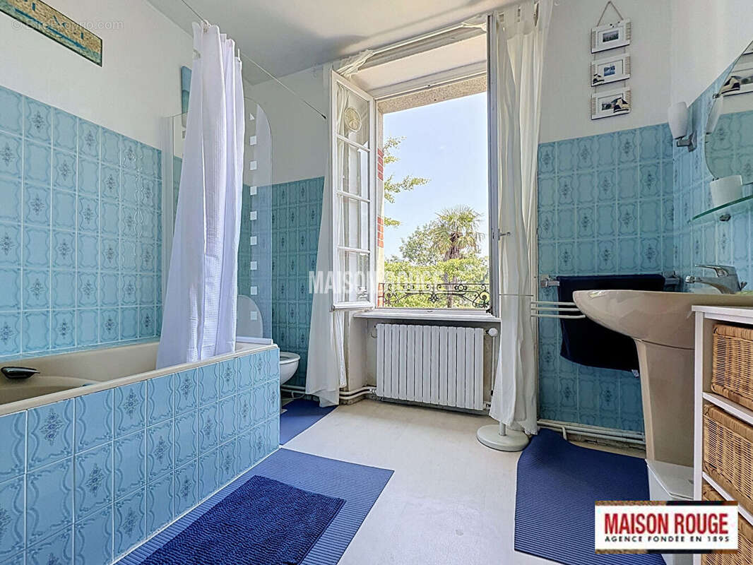Maison de bourg en pierre à moderniser avec 5 chambres, jardin arboré et garage au coeur de Plourhan - photo 14