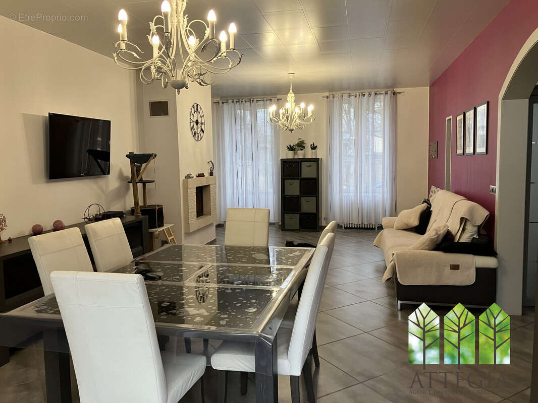 Maison 175 m² à La Chatre  - photo 2