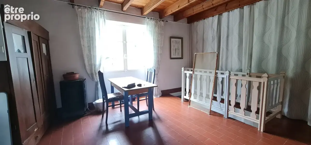 Maison et jardin en bordure de rivière - à rafraîchir - bon toit - photo 7