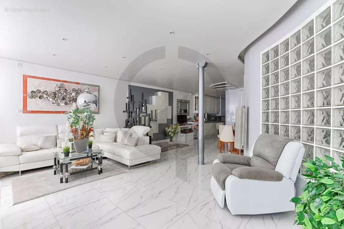 Appartement à PARIS-2E