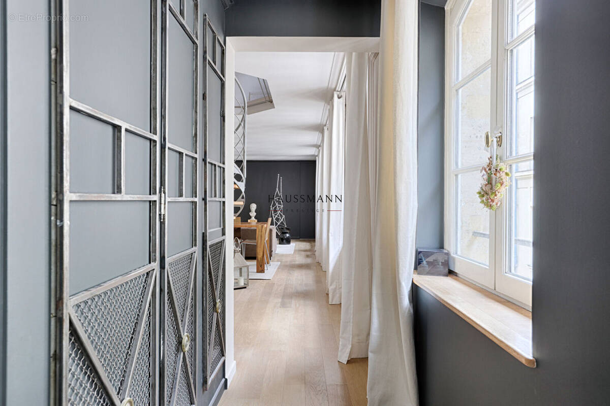 Appartement à PARIS-8E