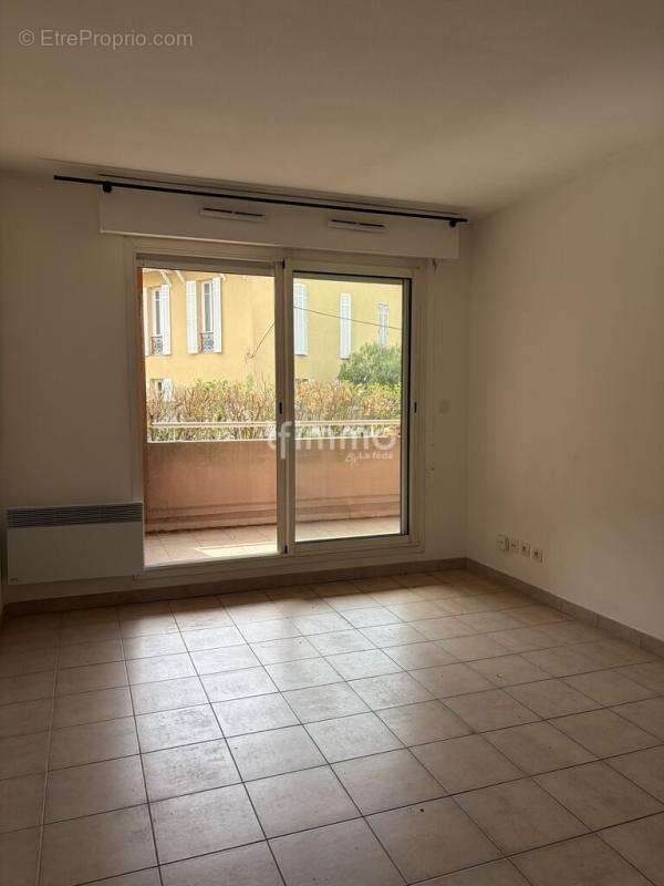 Appartement à MARSEILLE-9E