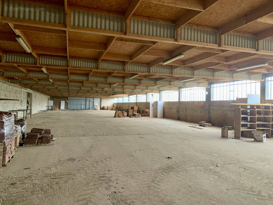 Commerce à LE LUART