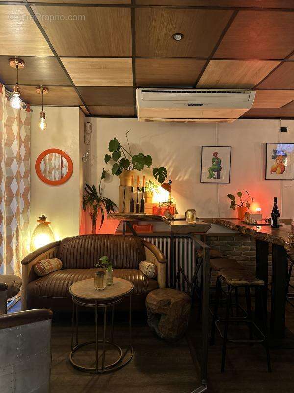 Commerce à PARIS-9E