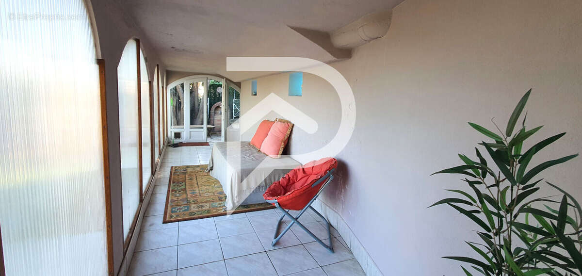 Maison à VILLELONGUE-DELS-MONTS