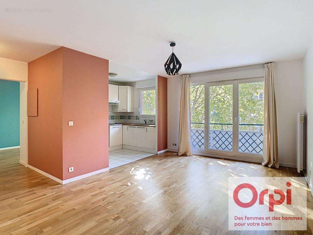 Appartement à ISSY-LES-MOULINEAUX