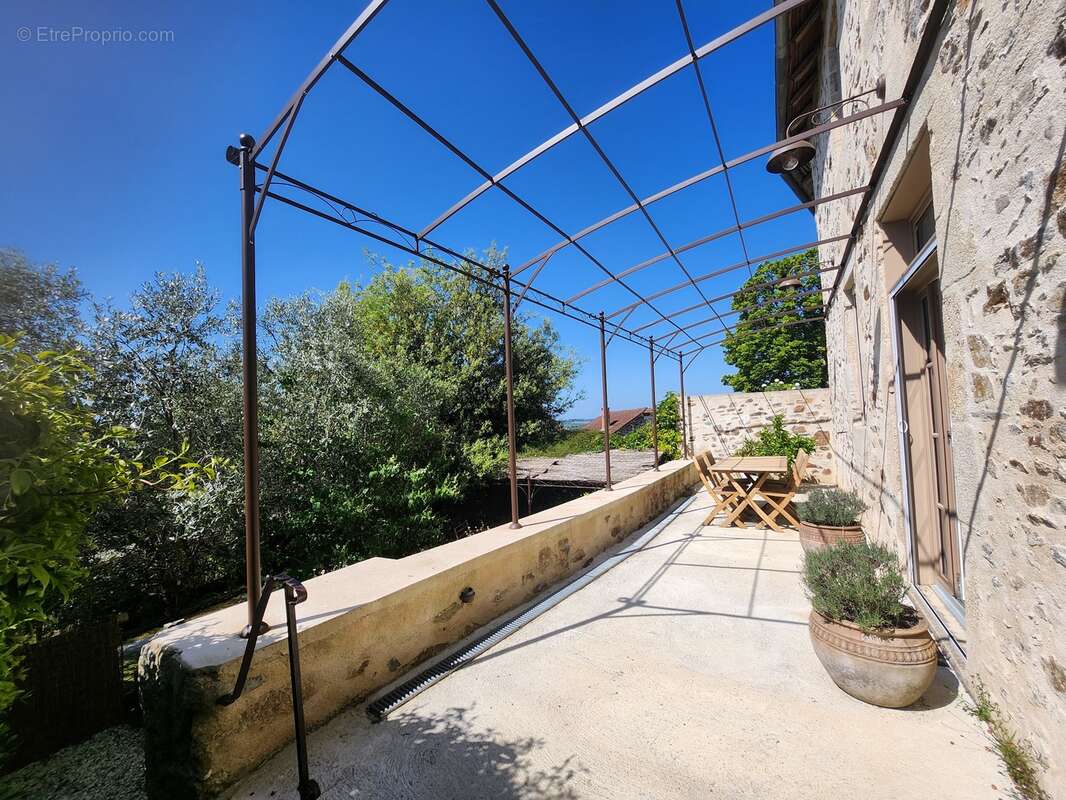 Maison à SAINT-GERMAIN-LES-BELLES