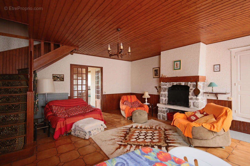 Maison à CHISSEY-EN-MORVAN