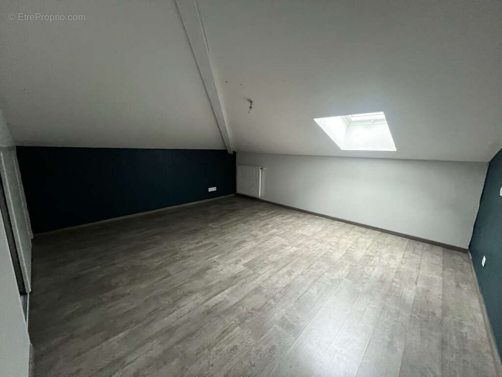 Appartement à RILLIEUX-LA-PAPE
