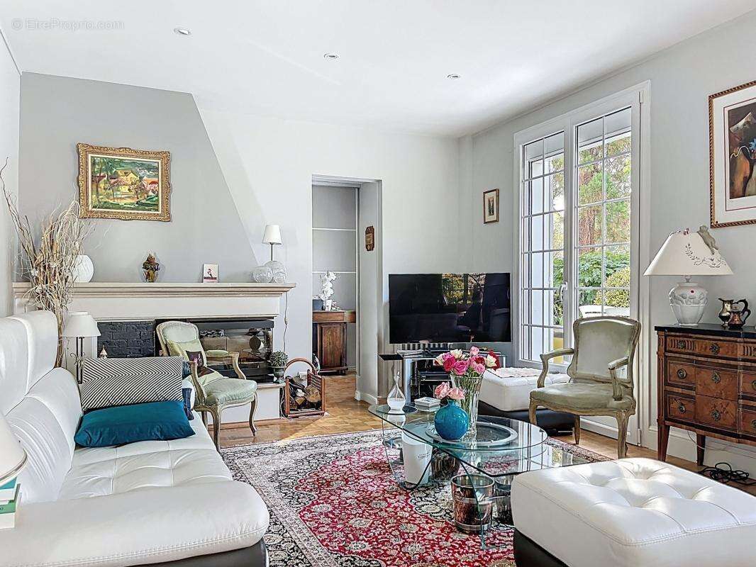 Maison à SAINT-CYR-SUR-LOIRE