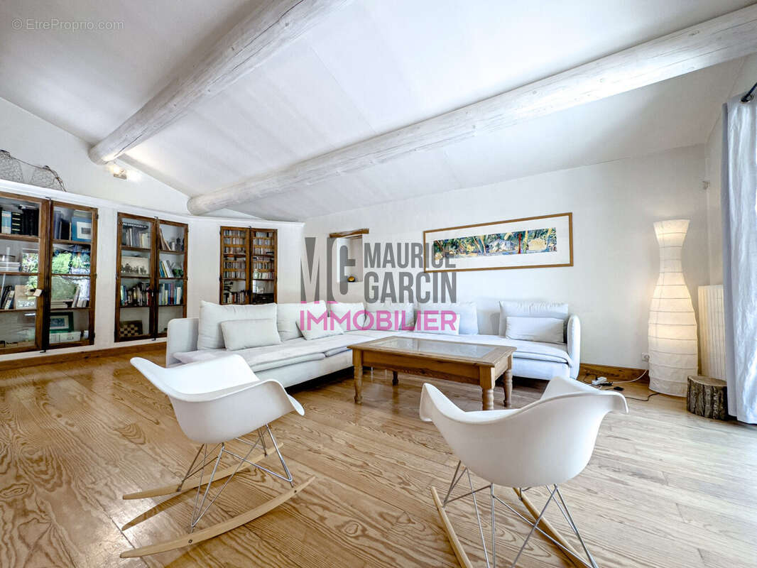 Maison à SAUMANE-DE-VAUCLUSE