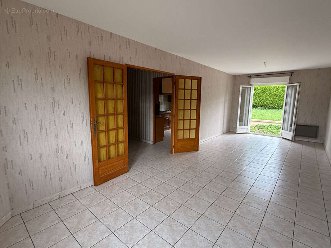 Maison à DONCHERY