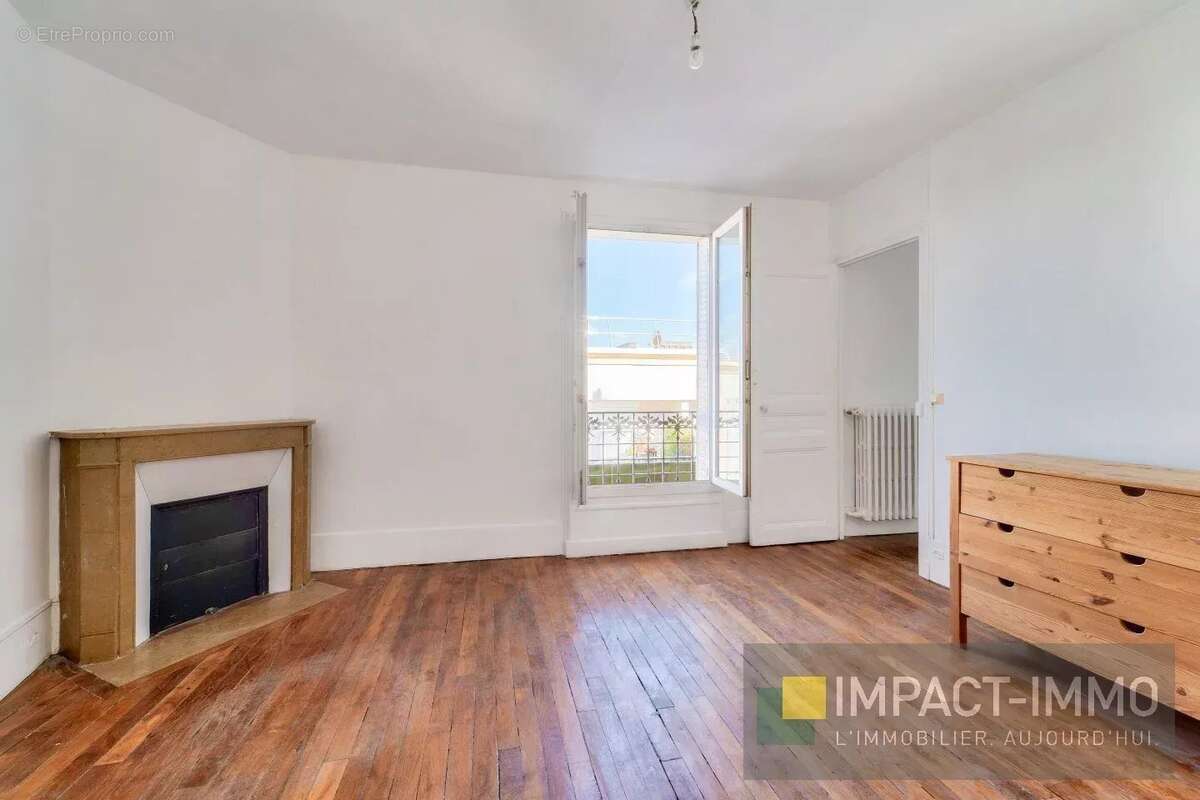 Appartement à COURBEVOIE