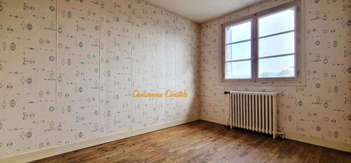 Maison à TERRASSON-LAVILLEDIEU