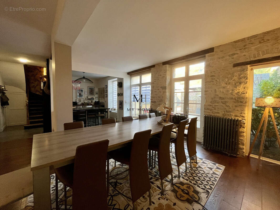 Maison 218 m² à Alencon  - photo 4