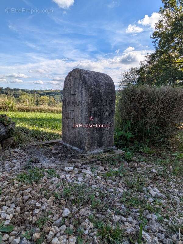 Autre à VILLEFRANCHE-DU-PERIGORD