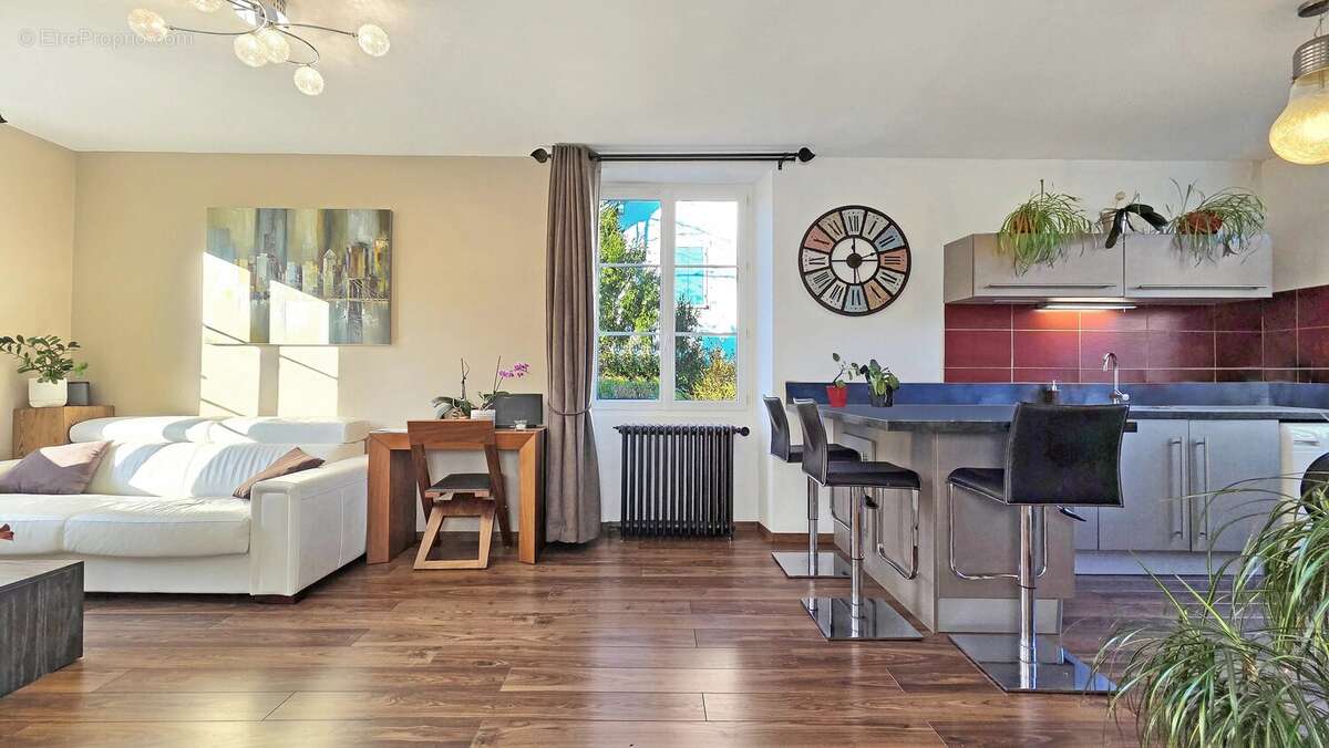 Appartement à AMBILLY