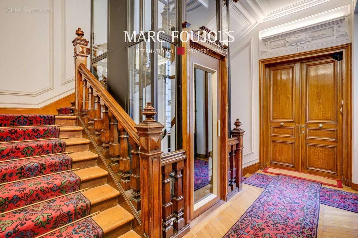 Appartement à PARIS-17E