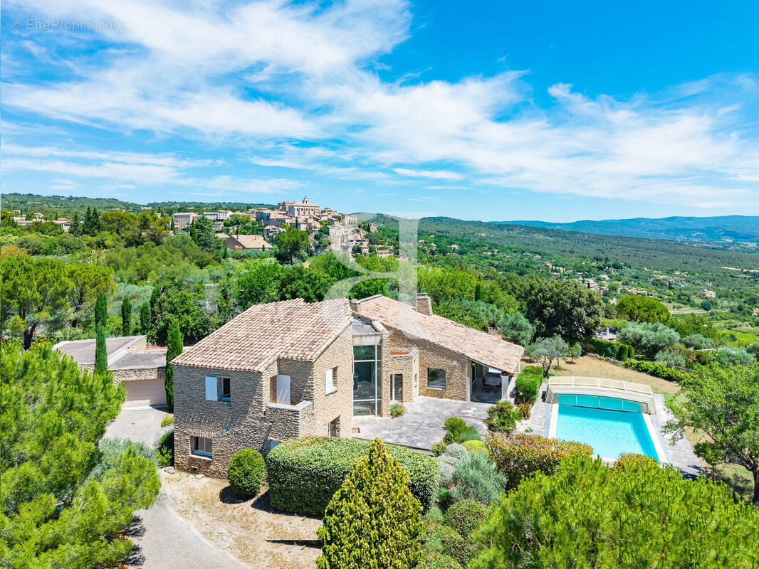Maison à GORDES