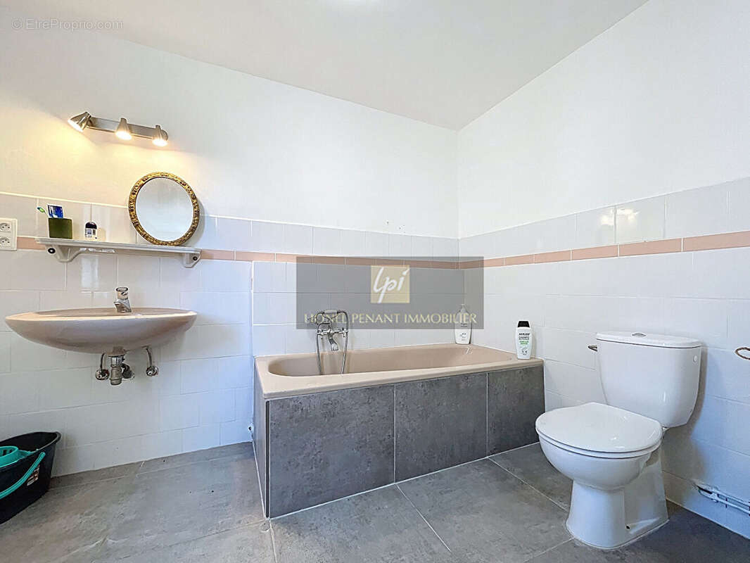 Maison à PERNES-LES-FONTAINES