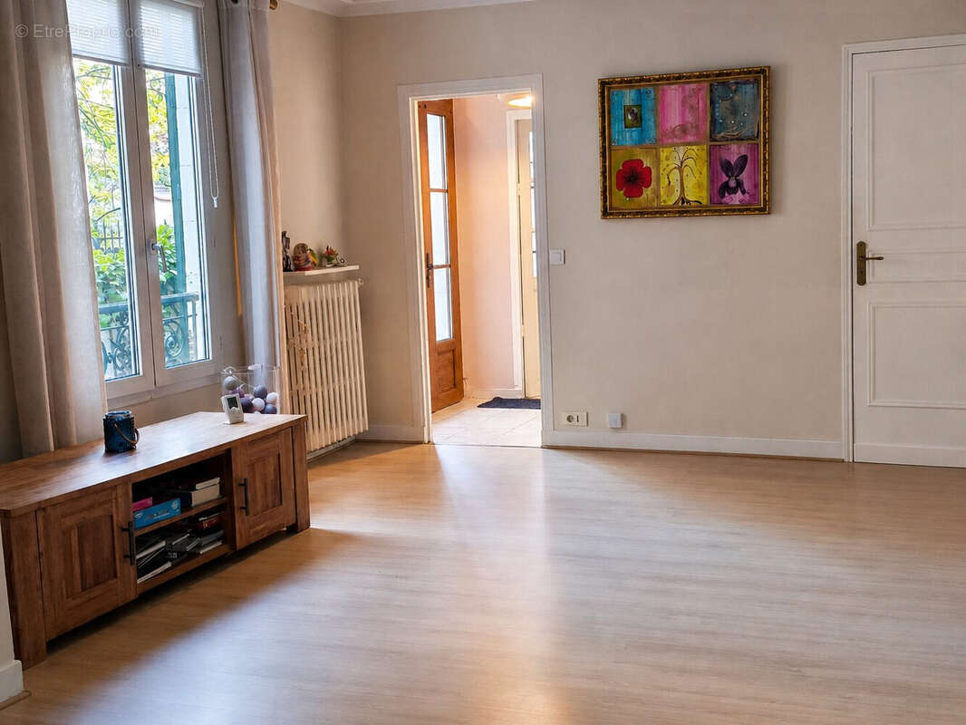 3-Sejour - Maison à RUEIL-MALMAISON