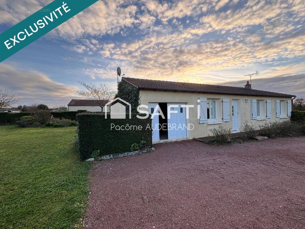 Photo 1 - Maison à LA FOYE-MONJAULT