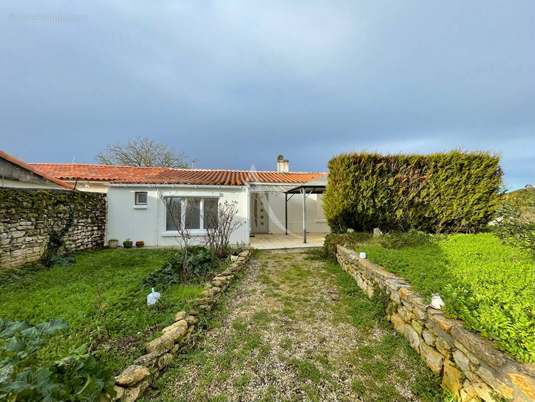 Maison à SAINT-MICHEL-EN-L'HERM