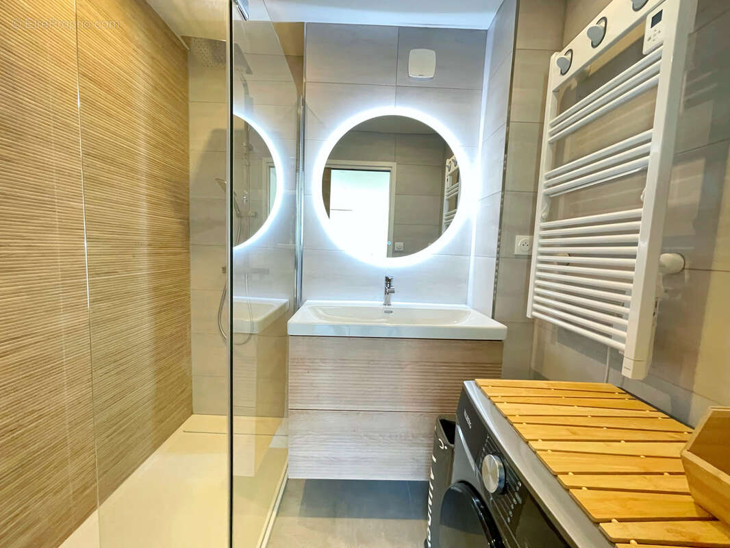 Appartement à PIERRE-BENITE