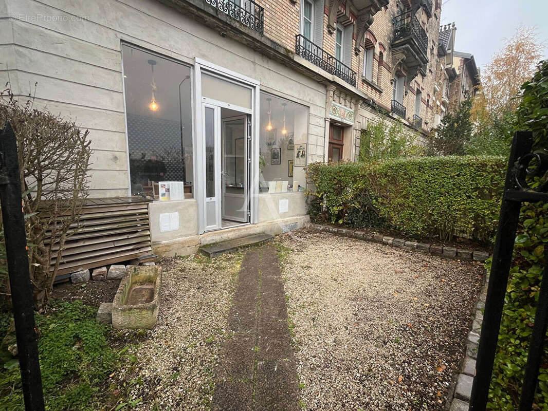 Commerce à VIROFLAY