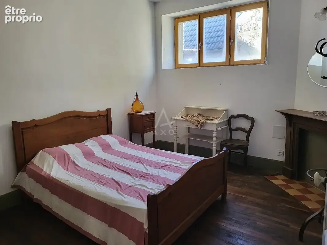 FROMENTIERES  : MAISON en PIERRE de 11 PIECE avec DEPENDANCE de 208 m² sur une parcelle de 1.407  m² - photo 15