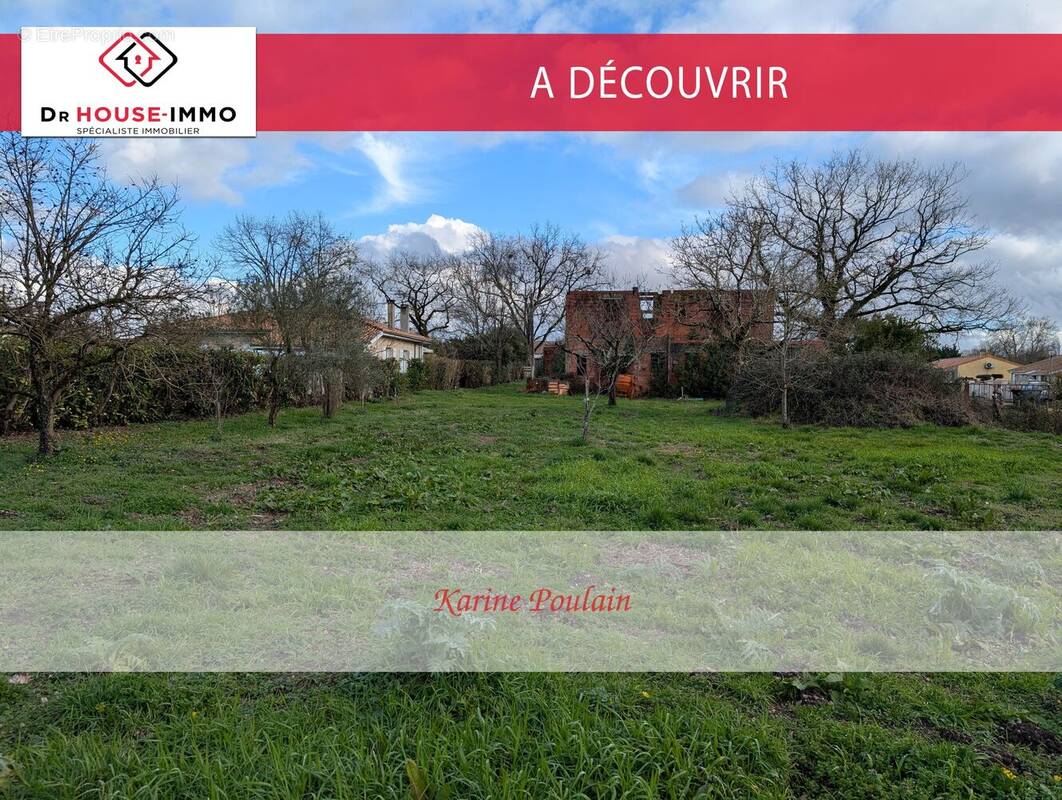 Terrain à AMBARES-ET-LAGRAVE