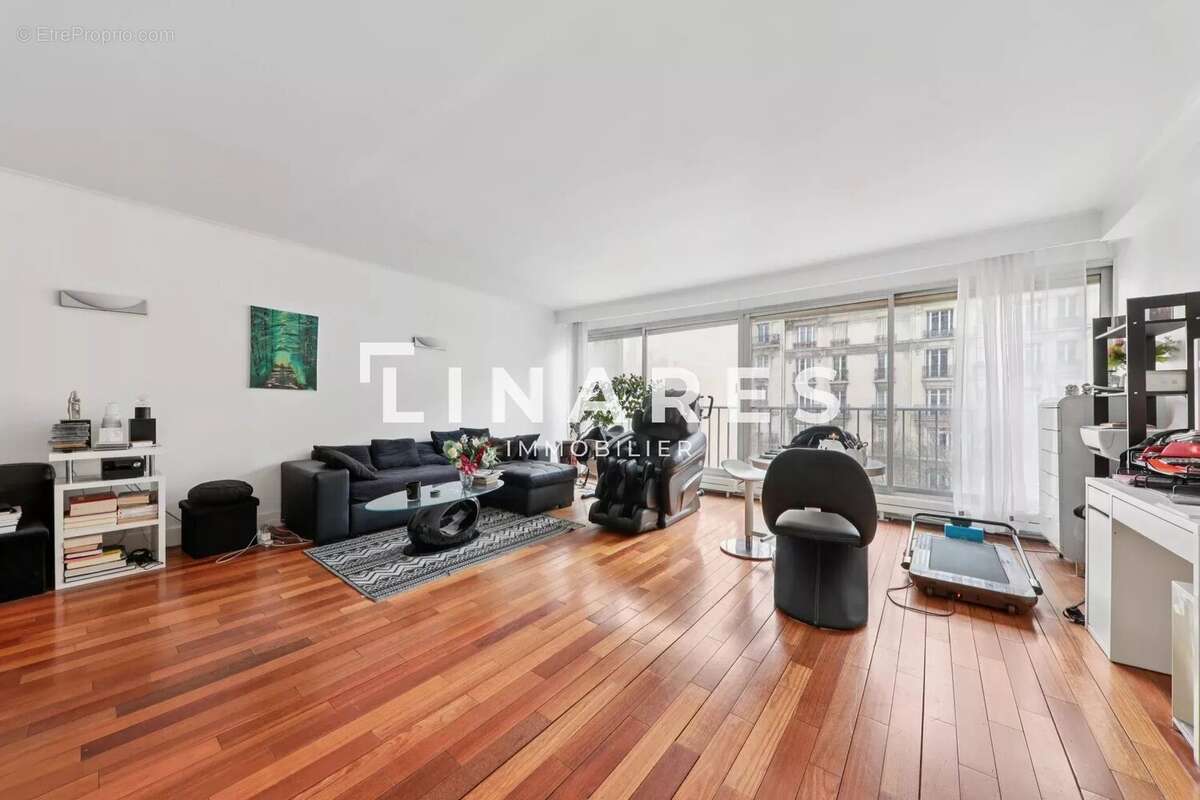 Appartement à PARIS-10E