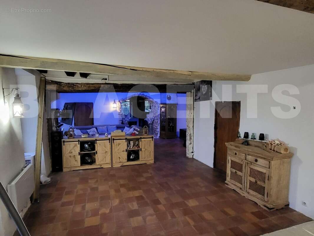 3 - Maison à SAINT-DENIS-LES-REBAIS