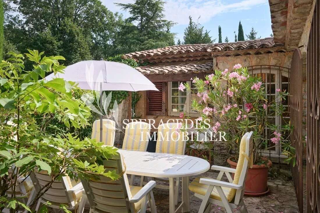 Maison à SAINT-VALLIER-DE-THIEY