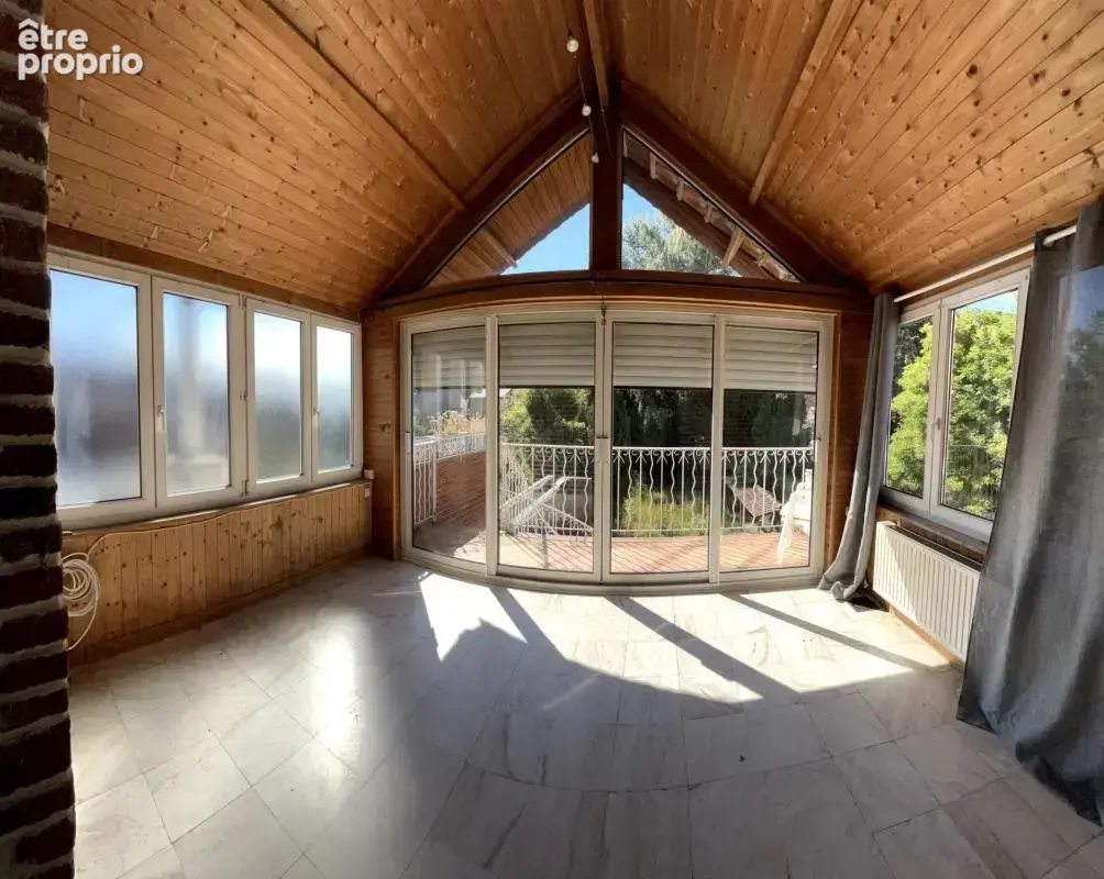 Coup de cœur assuré ! Grande maison de 198 m², 4 chambres, beaux volumes et un excellent rapport qualité/prix à seulement 182 00 - photo 7