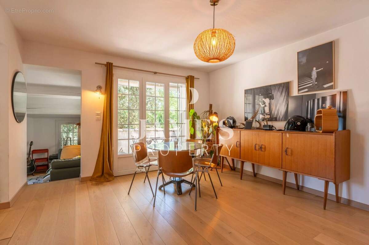Maison 110 m² à Paradou  - photo 3
