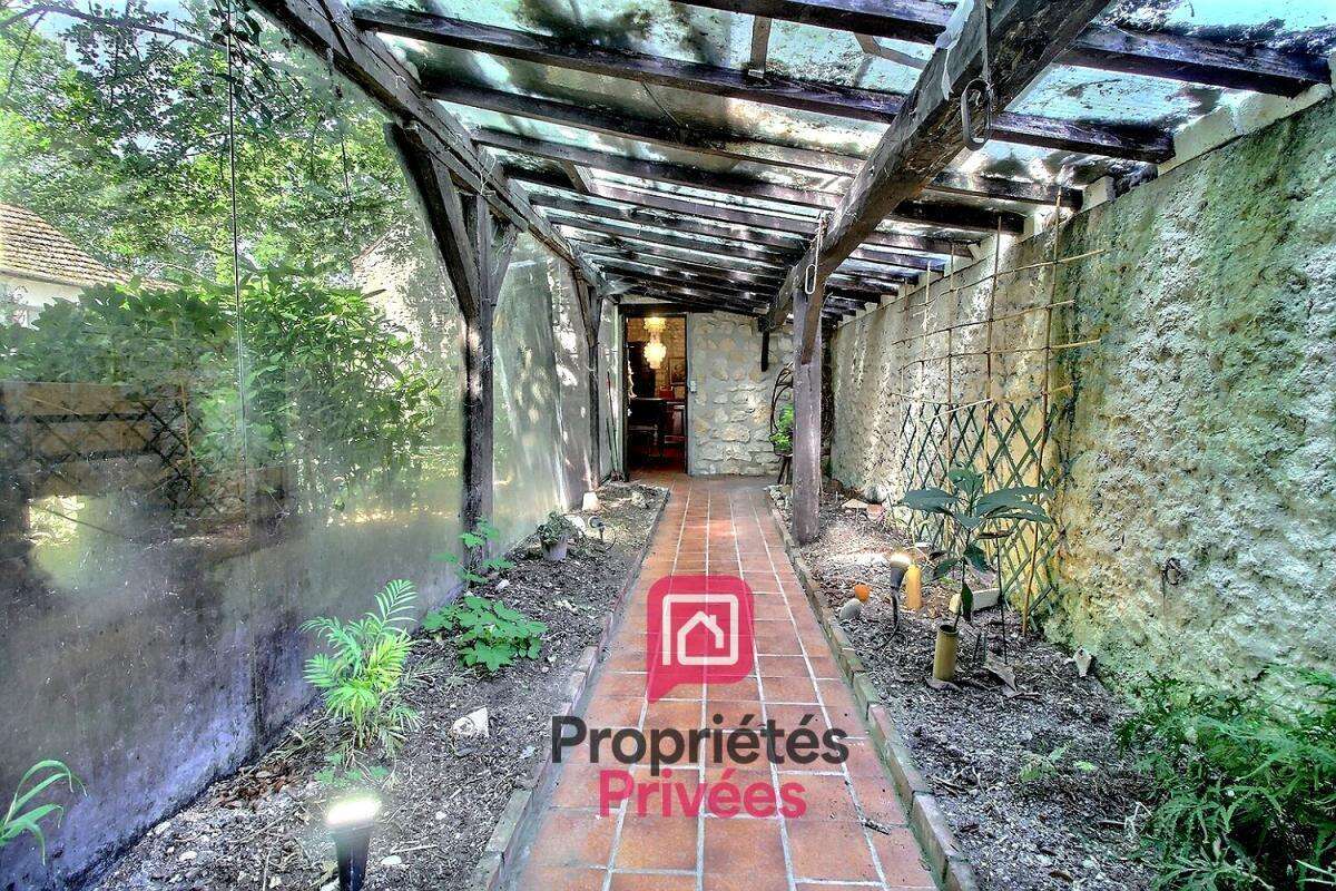 Vente authentique longere gatinaise de 170 m2 avec grange de 170 m2 aménagée, piscine interieure, dependances, terrain de plus d - photo 10